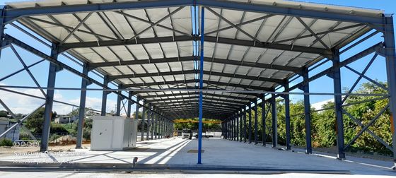 持続可能な建設のための建築施設と建設材料 PUサンドイッチパネルと天窓アクセサリー