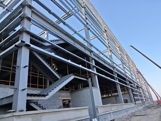 装飾用アルミパネルとガラスカーテンウォール 設計された近代的なプリファブ鋼構造 商業用建物