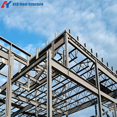 プレハブ鋼鉄倉庫：最大60mの大スパン